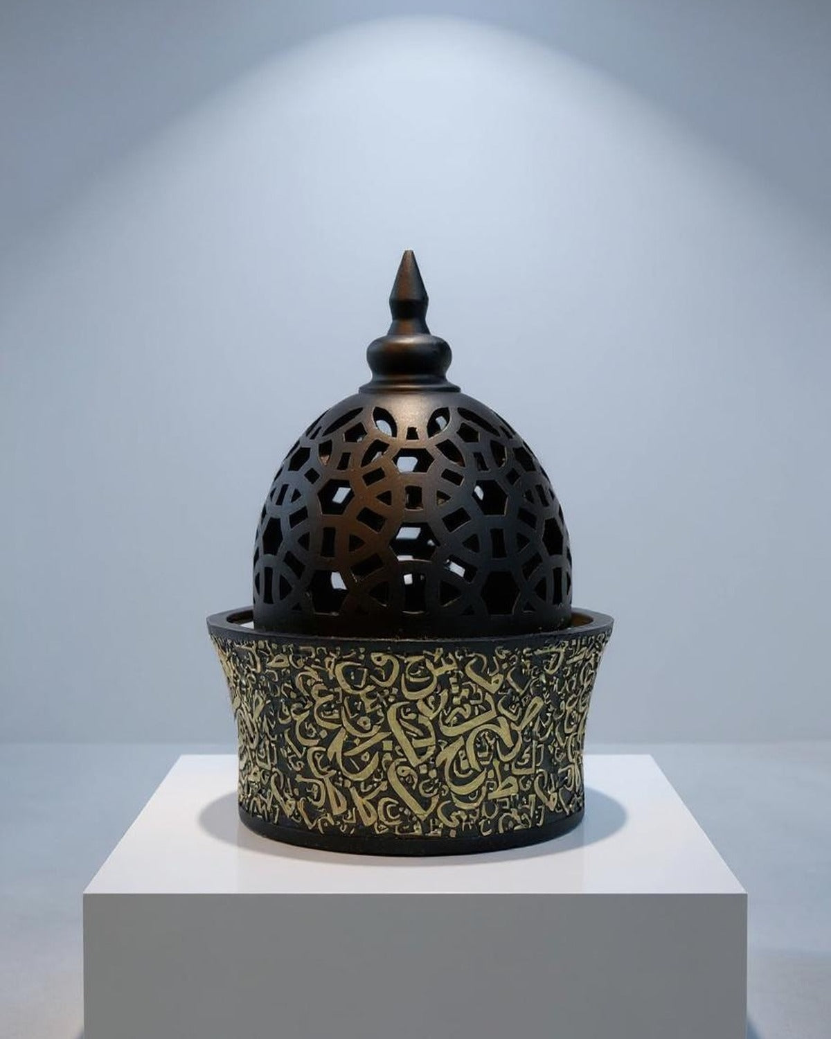 ZYVORA Noor — sculptural object, museum vitrine study.